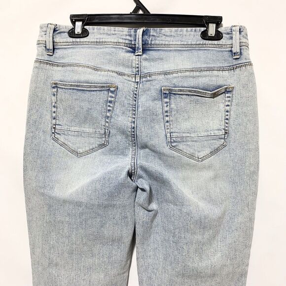 Chico's Womens So Slimming Crop Jeans Size 0 US 4 Light Wash Mis Rise - Picture 5 of 13